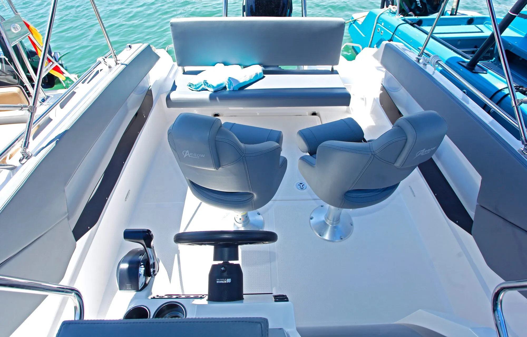 Cockpit of the Abaris 23 with two helm seats, seen from the bow