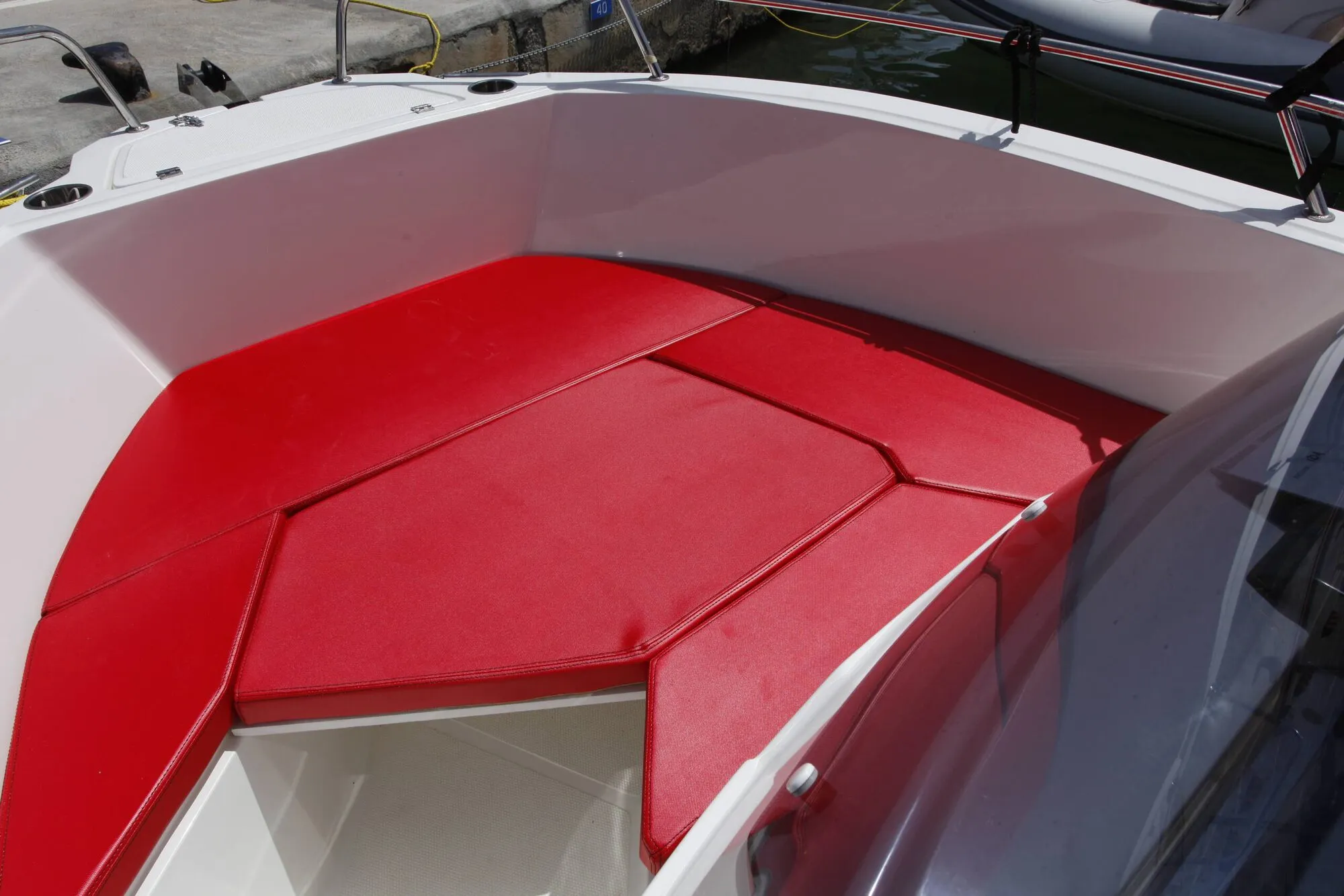 Red bow sun pad of the Marine Time 562