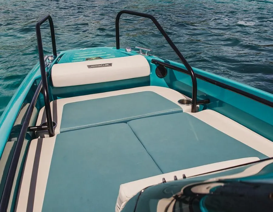 Bow sun pad of the Axopar 22 Spyder